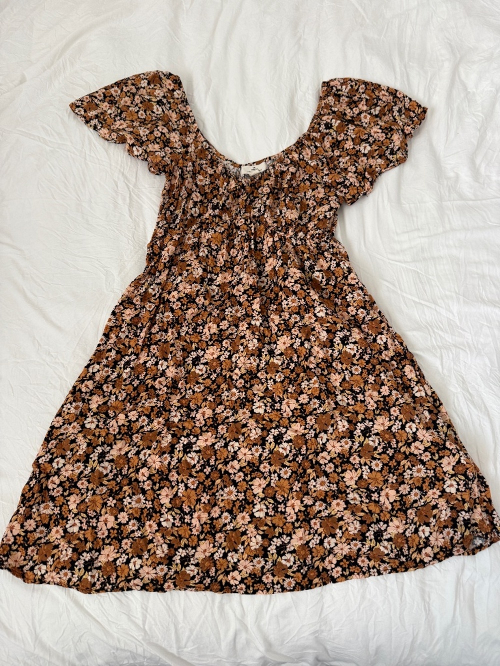 ripcurl floral dress   size medium   details: -perfect condition  -mini dress  -